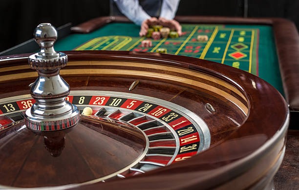 Jurassic Kingdom live dealer table on mobile phone